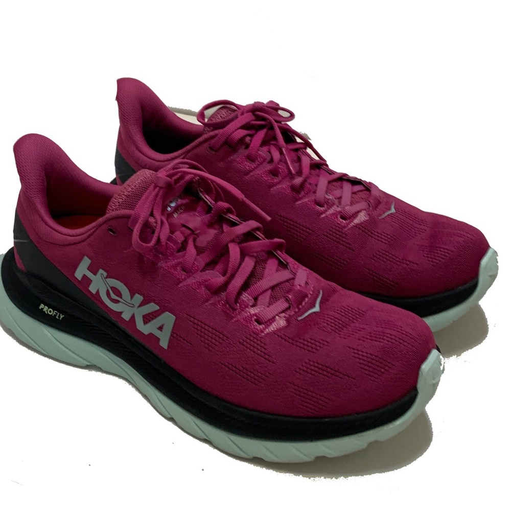 10.5 / HOKA Mach 4 Sneakers